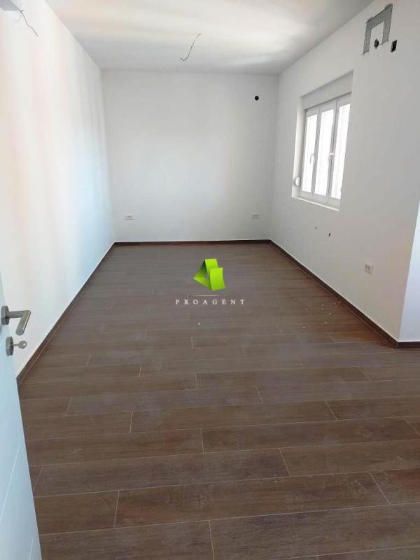 Slika 3 -  Lokal za izdavanje, 240m2, 2.400€