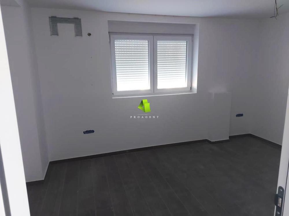 Slika 2 -  Lokal za izdavanje, 240m2, 2.400€