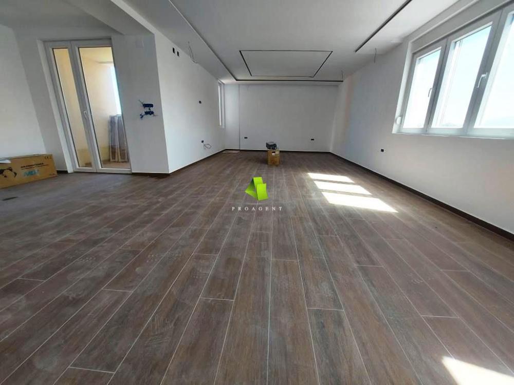 Glavna slika - Lokal za izdavanje, 240m2, 2.400€