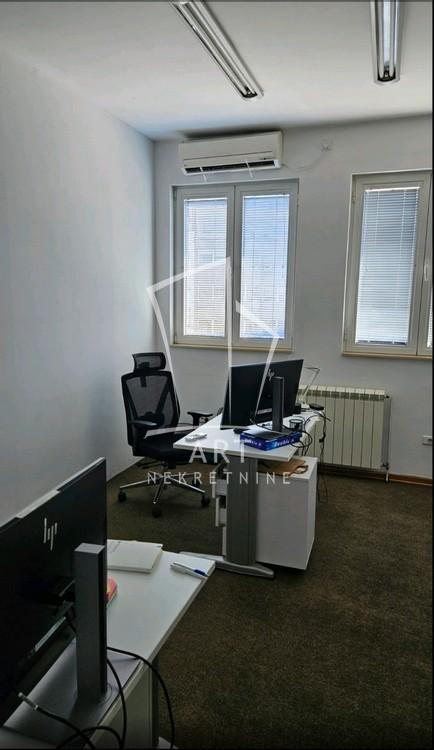 Slika 2 - Terazije,  Lokal za izdavanje, 130m2, 1.800€