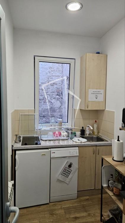 Slika 6 - Terazije,  Lokal za izdavanje, 130m2, 1.800€