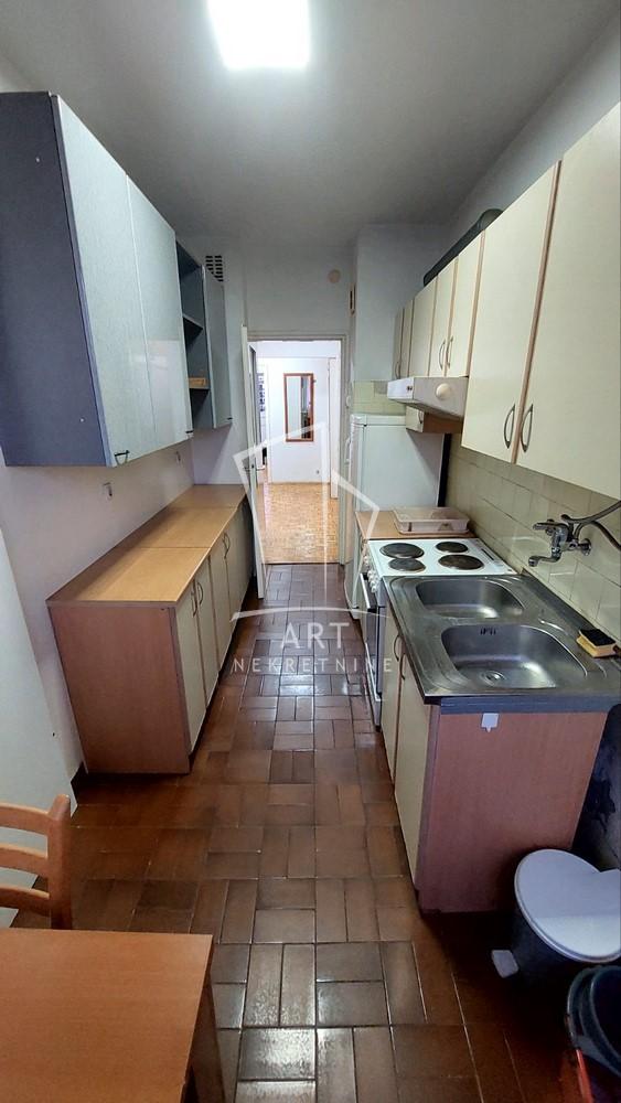 Slika 2 - Džona Kenedija, Trosoban stan za izdavanje, 65m2, 700€