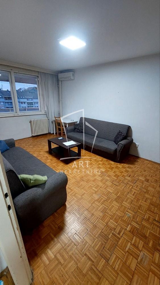 Glavna slika -Džona Kenedija, Trosoban stan za izdavanje, 65m2, 700€