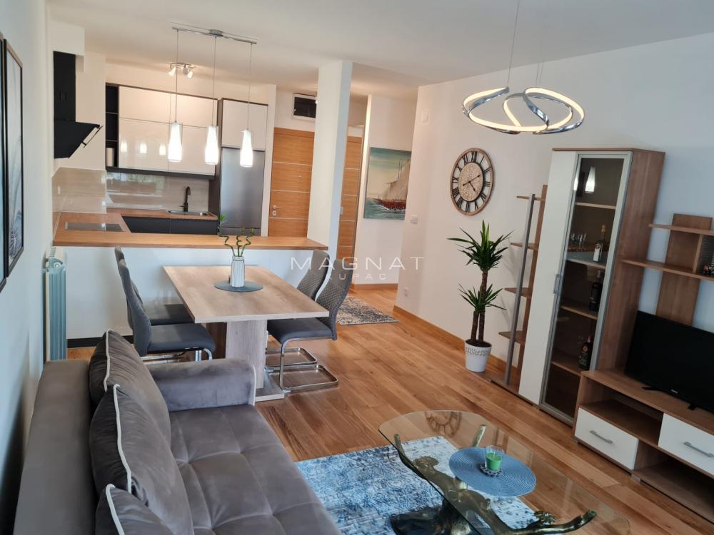 Slika 1 - Tadije Sondermajera, Dvosoban stan za izdavanje, 56m2, 1.200€