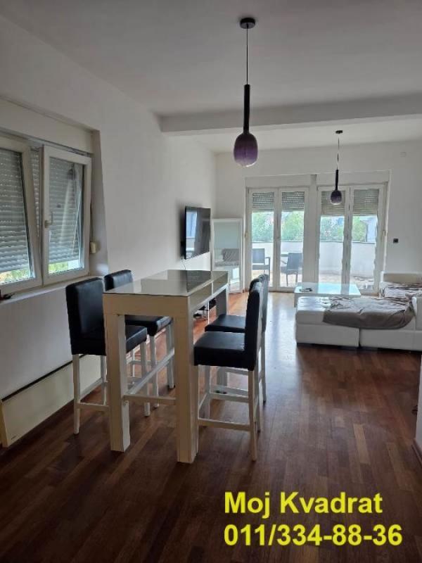 Glavna slika -Trosoban stan za izdavanje, 92m2, 800€