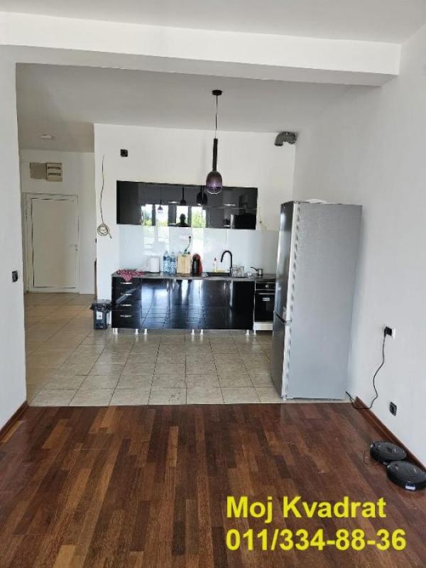 Slika 2 - Trosoban stan za izdavanje, 92m2, 800€