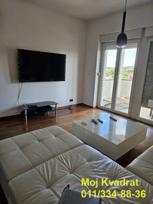Slika 1 - Trosoban stan za izdavanje, 92m2, 800€