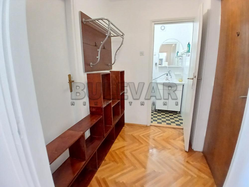 Slika 9 - Generala Milojka Lešjanina, Četvorosoban stan za izdavanje, 71m2, 400€