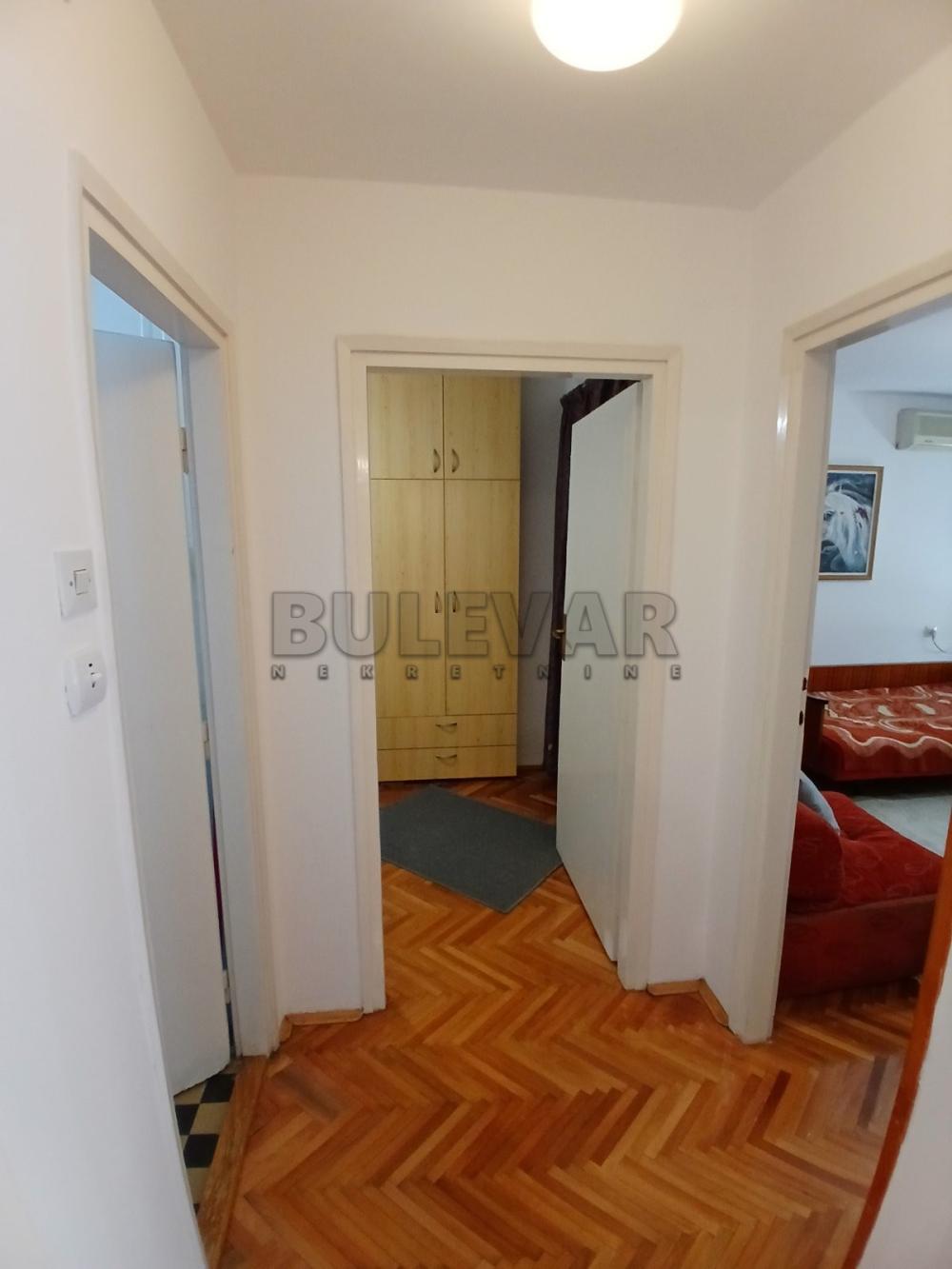 Slika 11 - Generala Milojka Lešjanina, Četvorosoban stan za izdavanje, 71m2, 400€