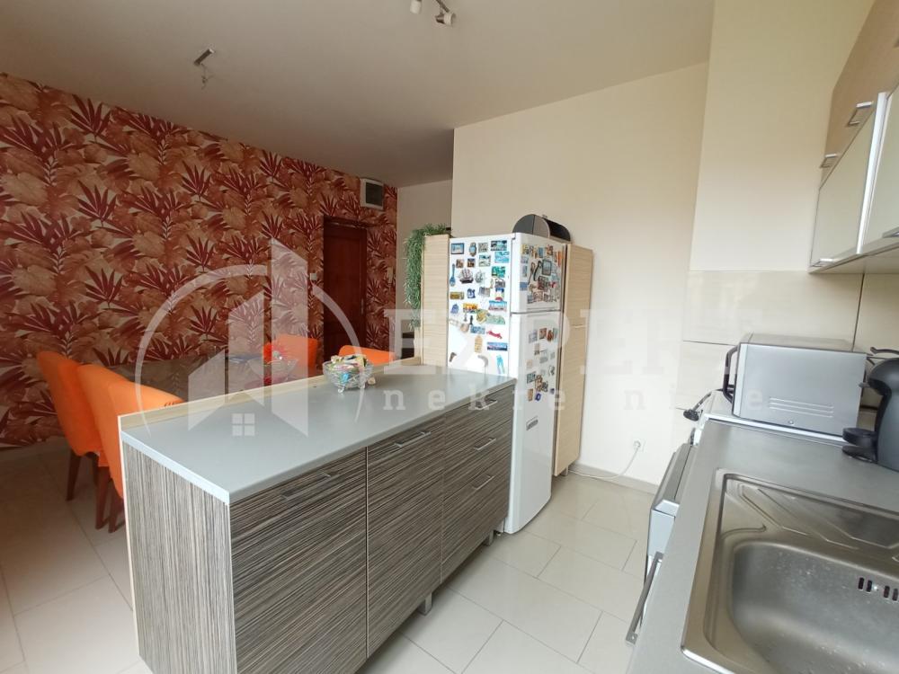 Slika 6 - Obrenovićeva, Troiposoban stan za izdavanje, 105m2, 550€