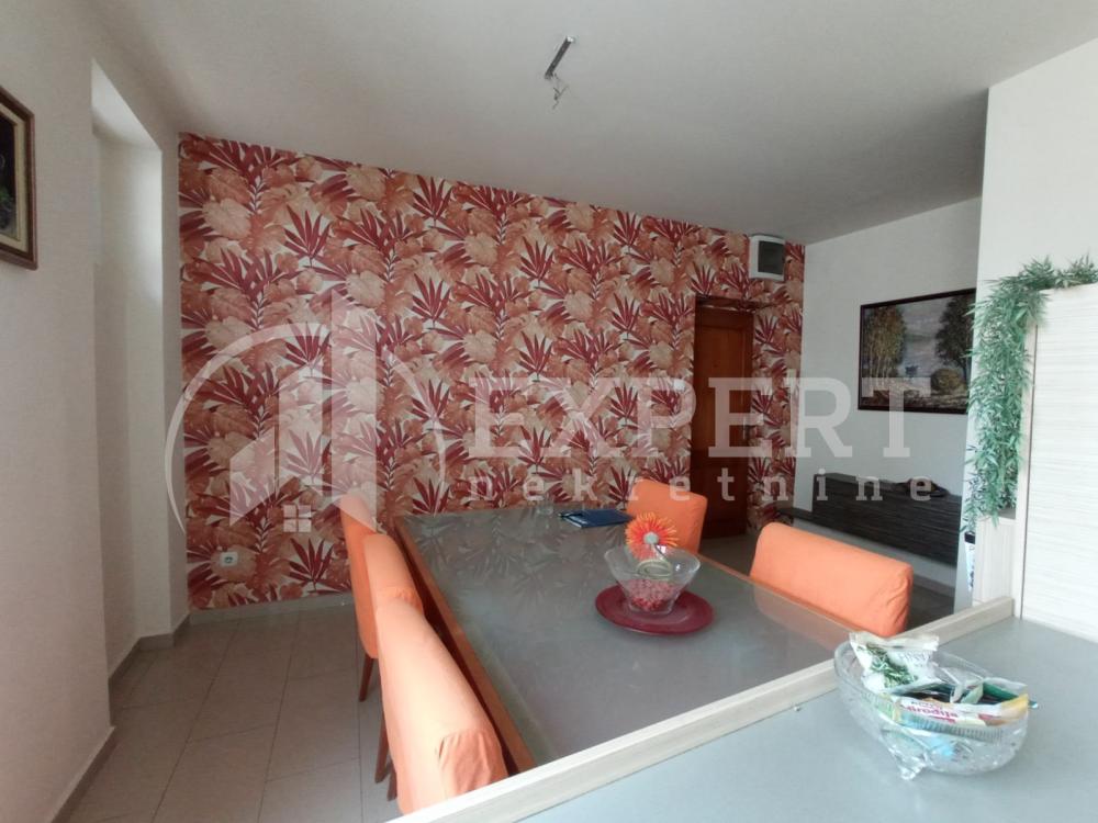 Slika 7 - Obrenovićeva, Troiposoban stan za izdavanje, 105m2, 550€