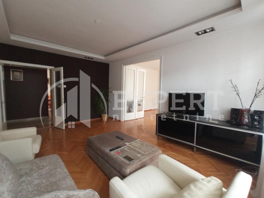 Slika 2 - Obrenovićeva, Troiposoban stan za izdavanje, 105m2, 550€