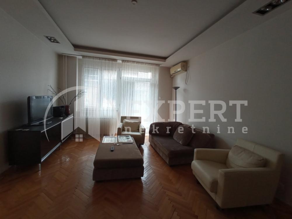 Slika 1 - Obrenovićeva, Troiposoban stan za izdavanje, 105m2, 550€
