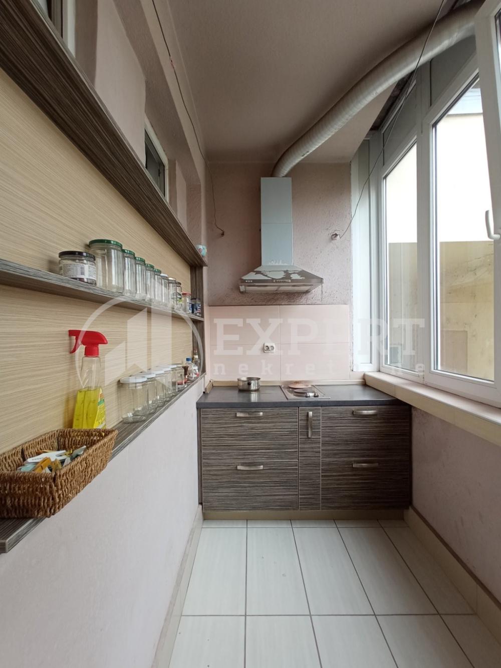 Slika 5 - Obrenovićeva, Troiposoban stan za izdavanje, 105m2, 550€