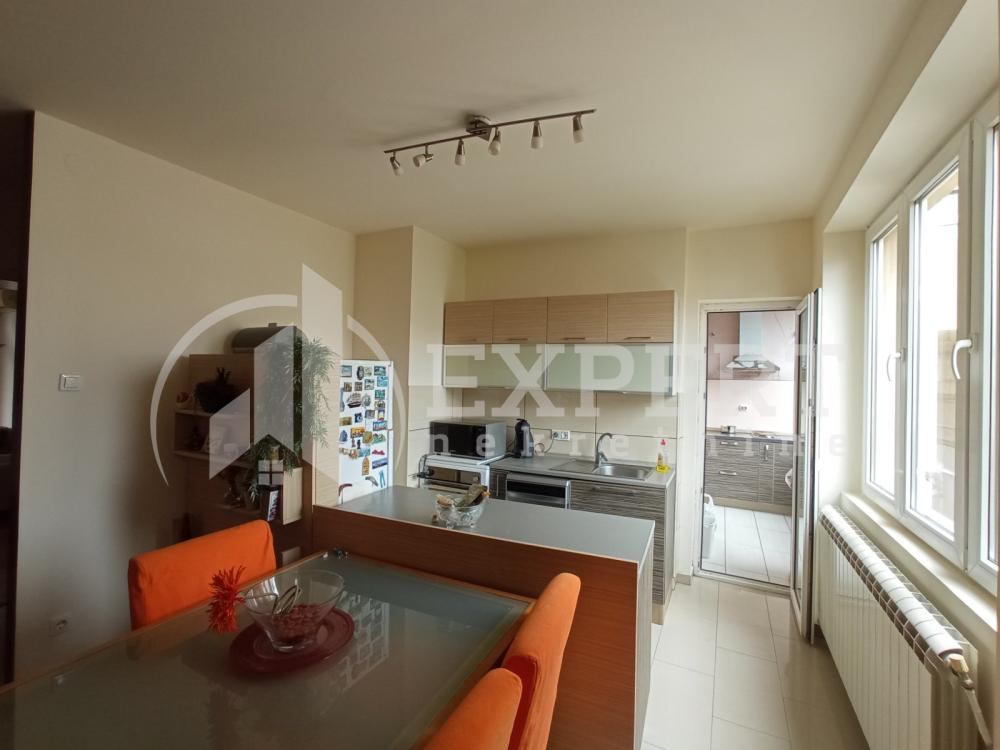 Slika 8 - Obrenovićeva, Troiposoban stan za izdavanje, 105m2, 550€