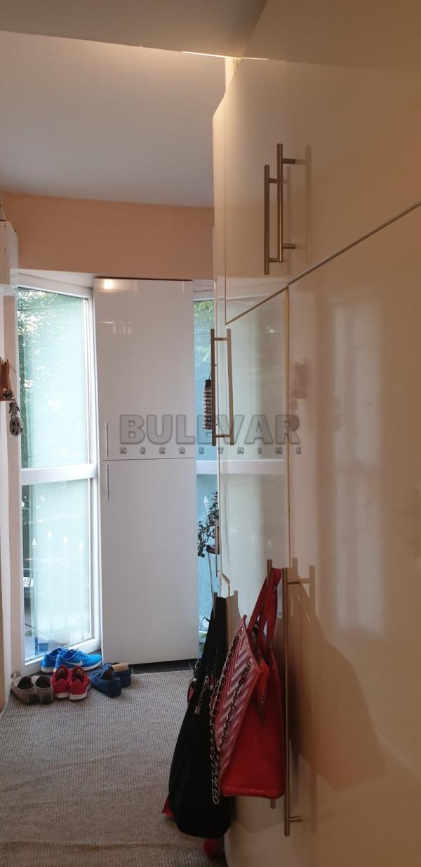 Slika 10 - Žrtava fašizma,  Kuća za izdavanje, 400m2, 1.500€