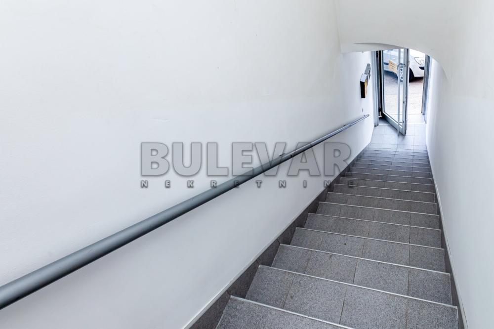 Slika 8 - Knjazevačka,  Lokal na prodaju, 189m2, 331.260€