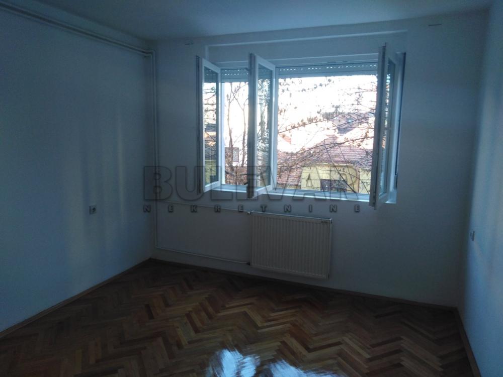 Slika 4 - Strahinjića Bana,  Lokal za izdavanje, 60m2, 350€