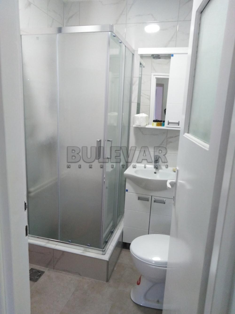 Slika 6 - Strahinjića Bana,  Lokal za izdavanje, 60m2, 350€