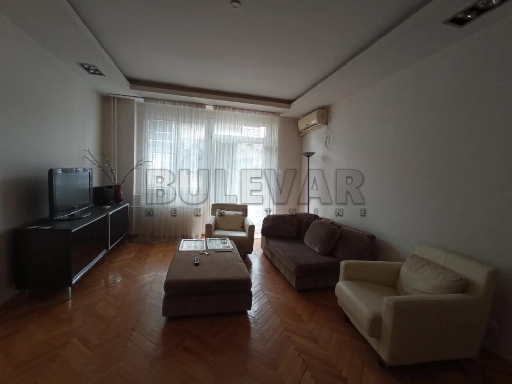 Slika 1 - Obrenovićeva, Troiposoban stan za izdavanje, 105m2, 550€