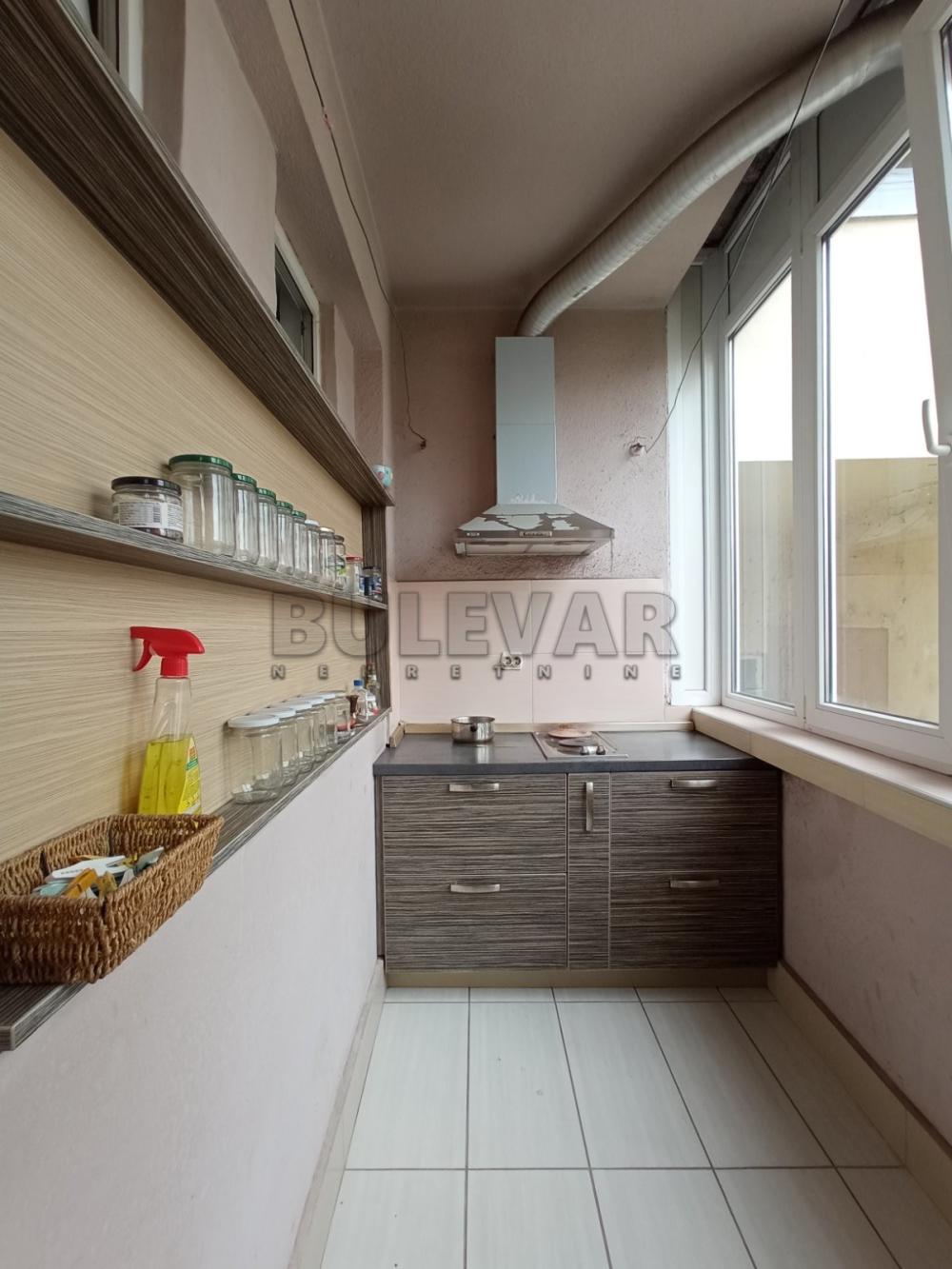 Slika 5 - Obrenovićeva, Troiposoban stan za izdavanje, 105m2, 550€