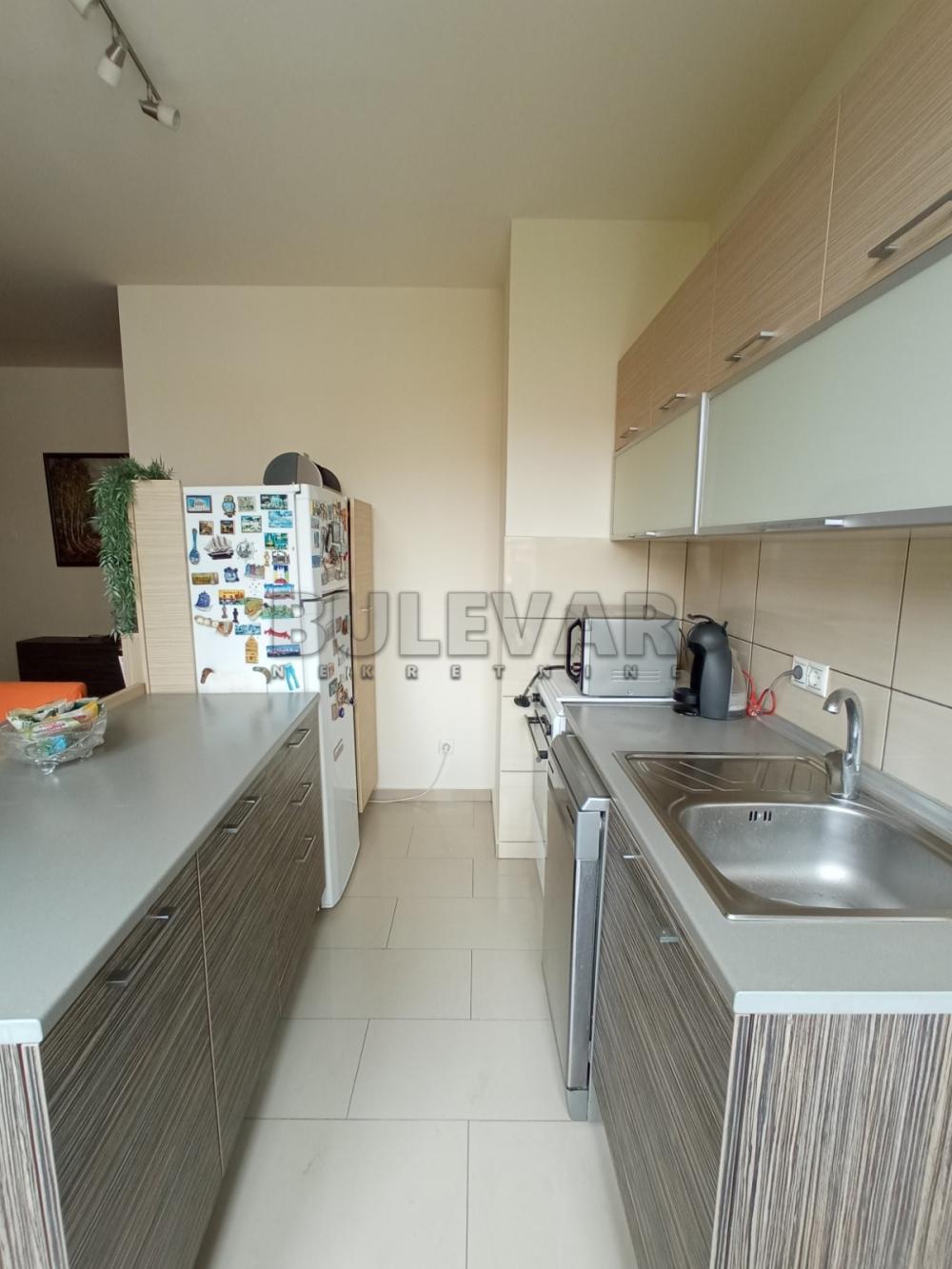 Slika 3 - Obrenovićeva, Troiposoban stan za izdavanje, 105m2, 550€