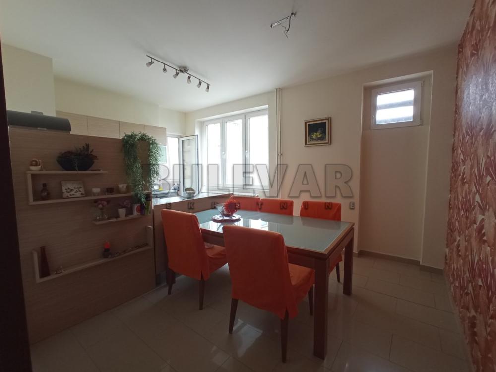 Slika 9 - Obrenovićeva, Troiposoban stan za izdavanje, 105m2, 550€
