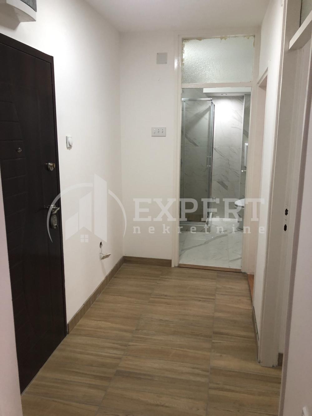 Slika 7 - Bulevar dr Zorana,  Lokal za izdavanje, 45m2, 350€