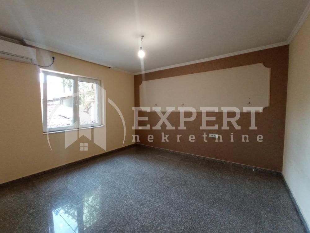 Glavna slika -Jeronimova,  Lokal za izdavanje, 70m2, 500€