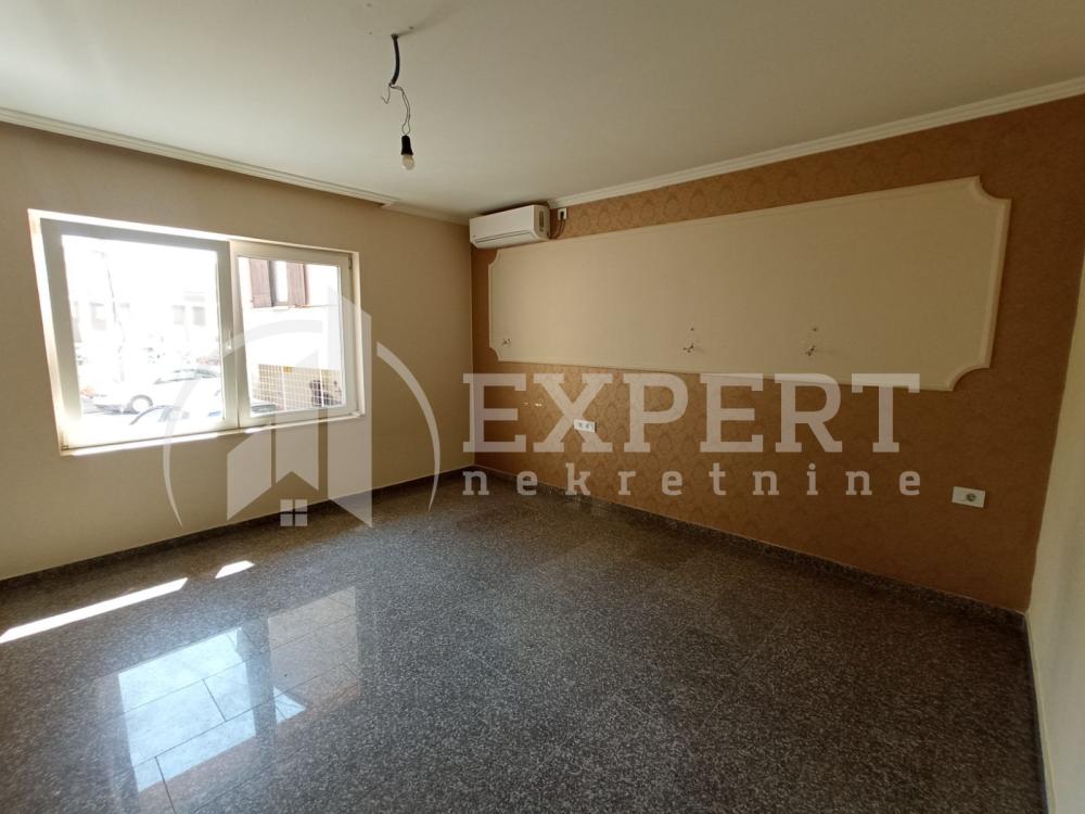 Slika 1 - Jeronimova,  Lokal za izdavanje, 70m2, 500€