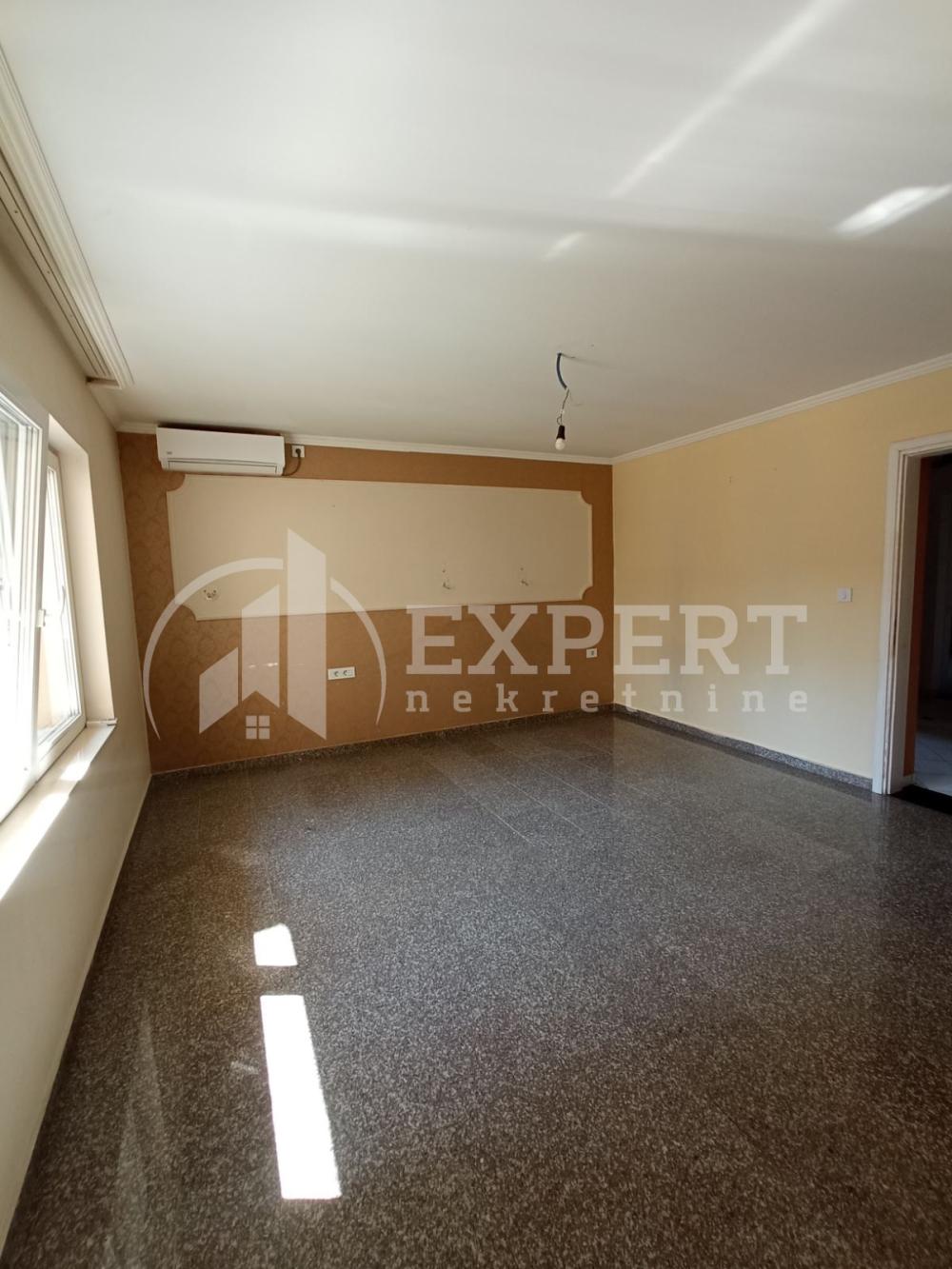 Slika 2 - Jeronimova,  Lokal za izdavanje, 70m2, 500€
