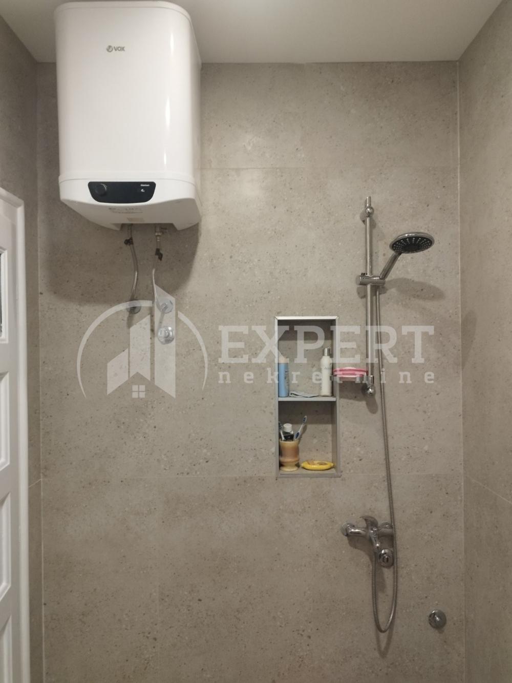 Slika 2 - Stara železnička kolonija, Četvorosoban stan na prodaju, 90m2, 159.500€