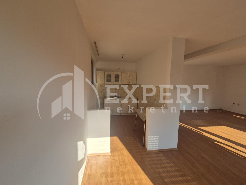 Slika 2 - Kragujevačka, Trosoban stan na prodaju, 97m2, 123.600€