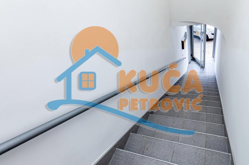 Slika 8 - Knjazevačka,  Lokal na prodaju, 189m2, 331.260€