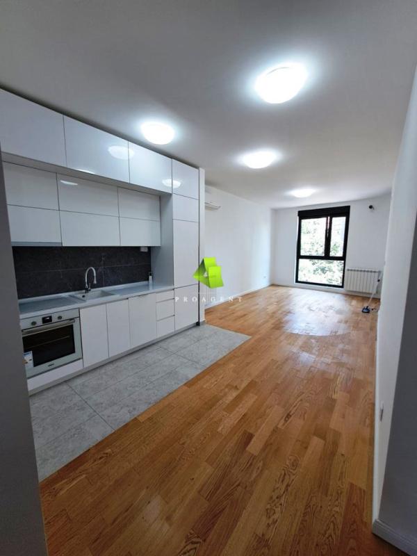 Slika 2 - Dvoiposoban stan za izdavanje, 67m2, 550€