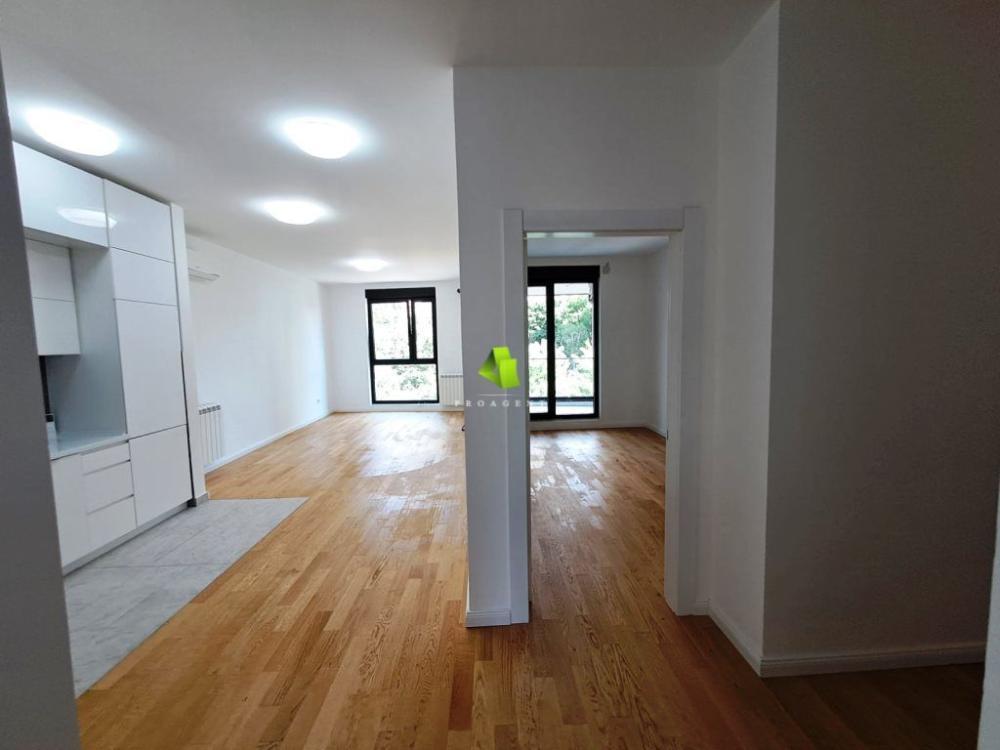 Glavna slika -Dvoiposoban stan za izdavanje, 67m2, 550€