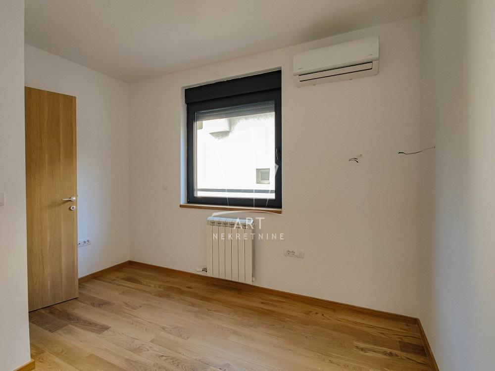 Slika 6 - Bilećka, Trosoban stan na prodaju, 74m2, 295.000€