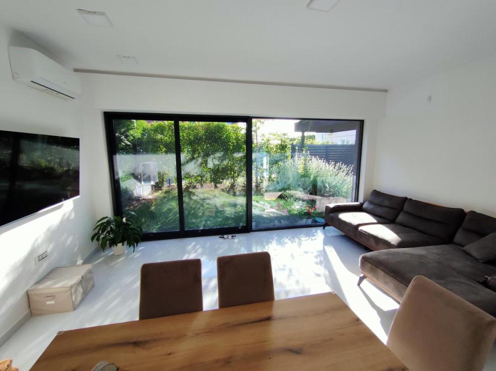 Slika 5 -  Kuća za izdavanje, 230m2, 2.000€