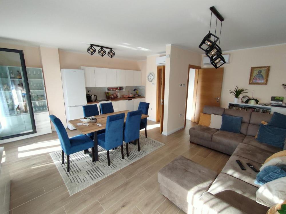 Slika 8 -  Kuća za izdavanje, 230m2, 2.000€