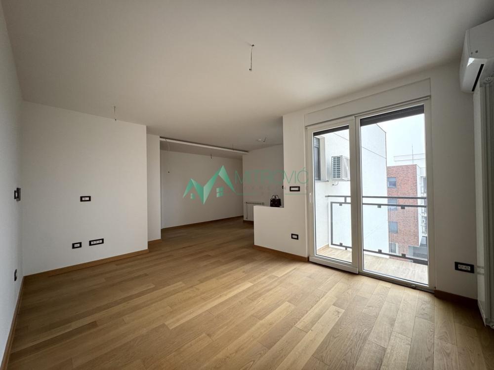 Glavna slika -Četvorosoban stan na prodaju, 96m2, 240.000€