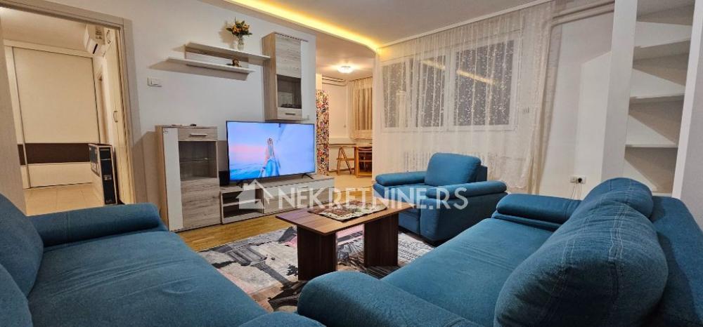 Slika 1 - Bulevar Arsenija Čarnojevića, Trosoban stan za izdavanje, 71m2, 800€