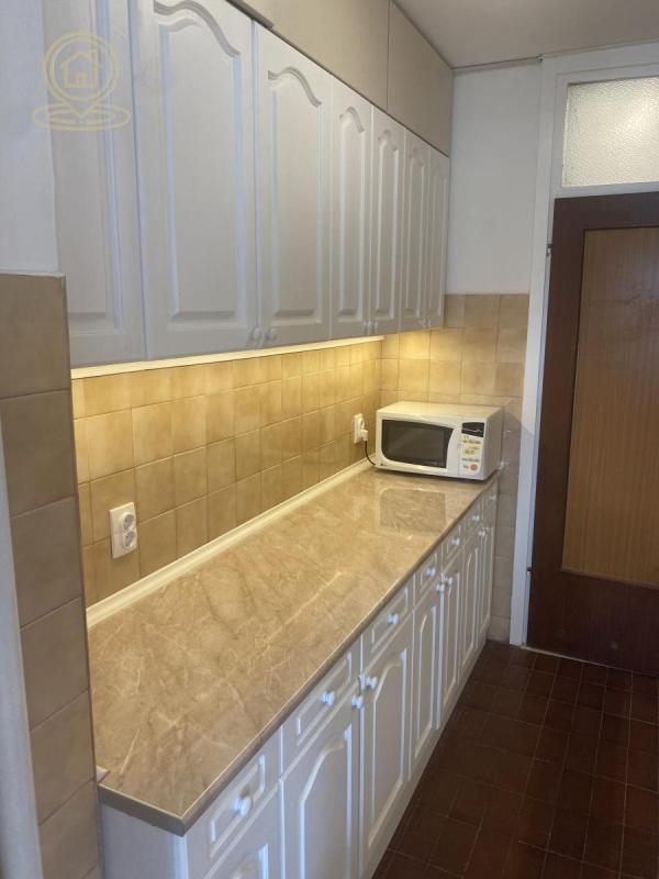 Slika 1 - Četvorosoban stan za izdavanje, 100m2, 1.400€