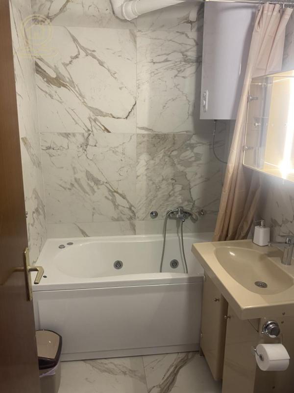 Slika 5 - Četvorosoban stan za izdavanje, 100m2, 1.400€