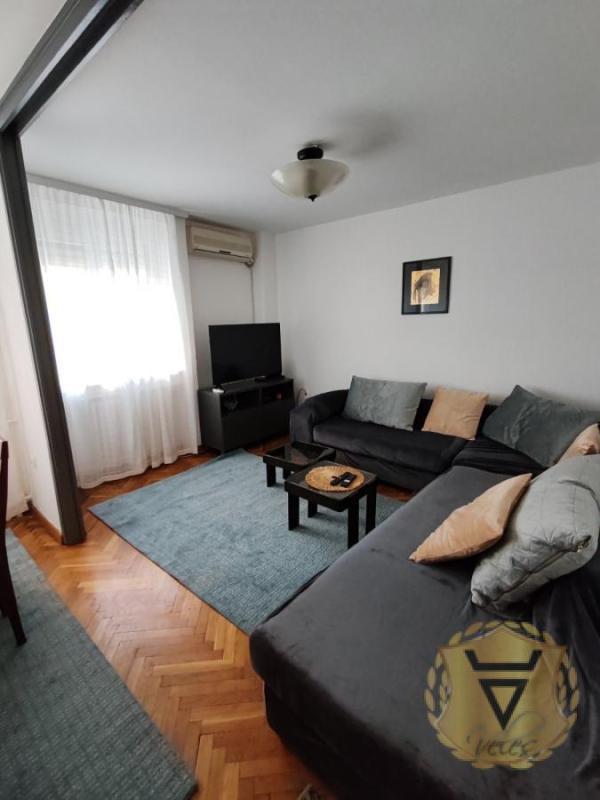 Glavna slika -Trosoban stan za izdavanje, 77m2, 850€