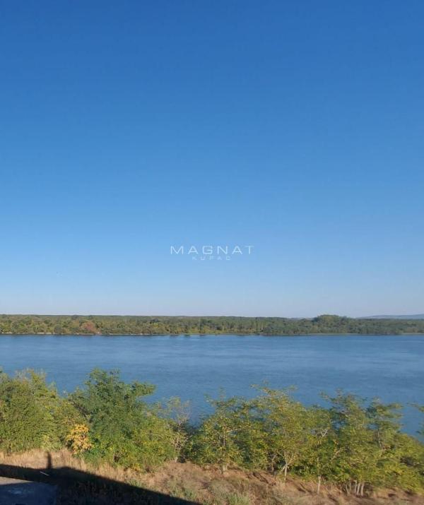 Slika 1 -  Plac na prodaju, Zemun, 13. maj, 1.300.000€