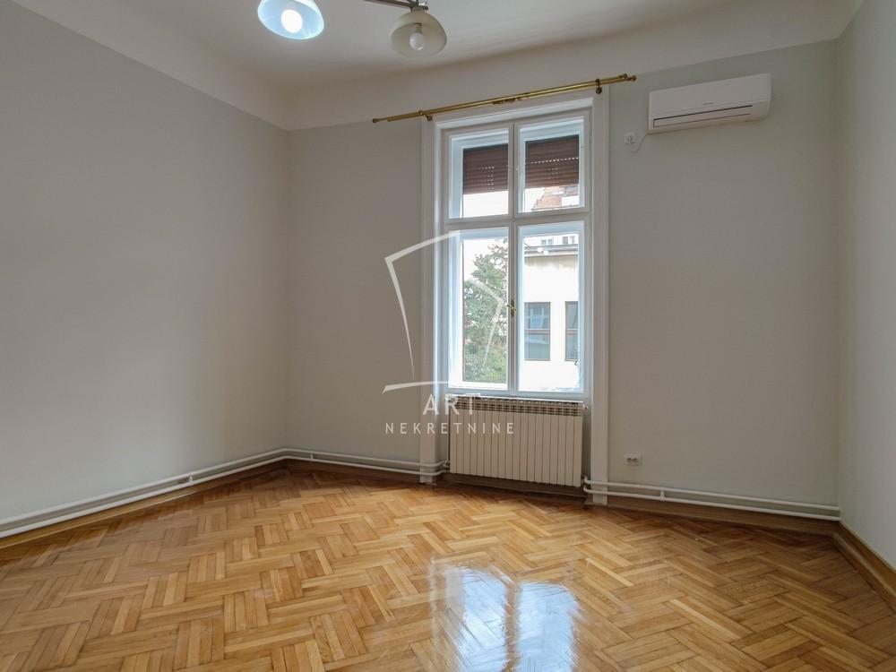 Slika 5 - Cara Uroša, Šestosoban stan na prodaju, 239m2, 999.000€