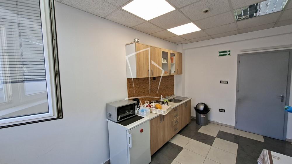 Slika 10 - Cara Dušana,  Lokal za izdavanje, 200m2, 2.000€