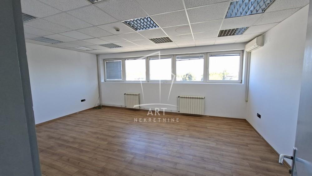 Slika 4 - Cara Dušana,  Lokal za izdavanje, 200m2, 2.000€
