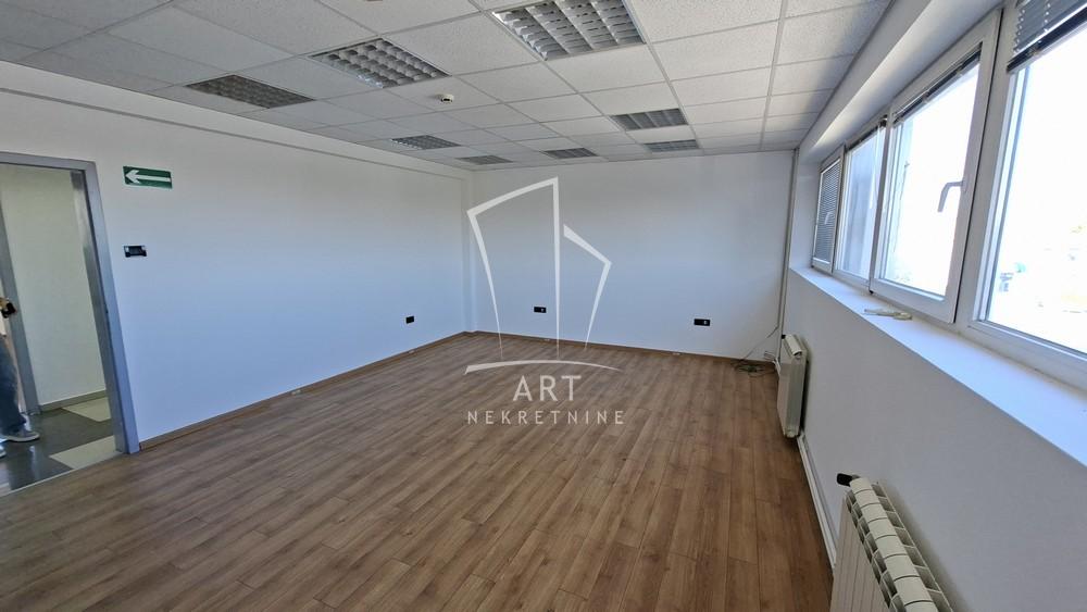 Slika 5 - Cara Dušana,  Lokal za izdavanje, 200m2, 2.000€