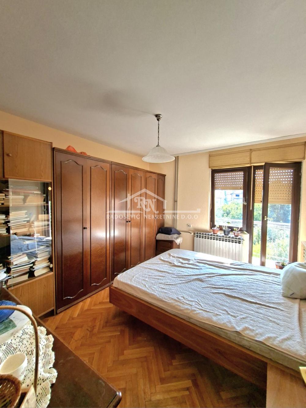 Slika 11 - 1. maja,  Kuća na prodaju, 474m2, 259.000€